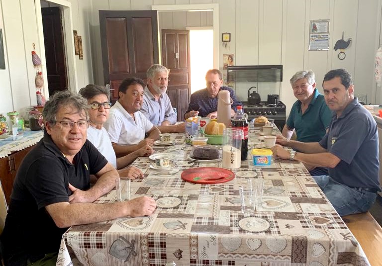  Conselheiro do Governador do Paraná visita propriedades em Pitanga na busca de parcerias para o plantio de uva