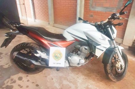 Moto adulterada e clonada é encontrada abandonada no interior de Turvo/PR