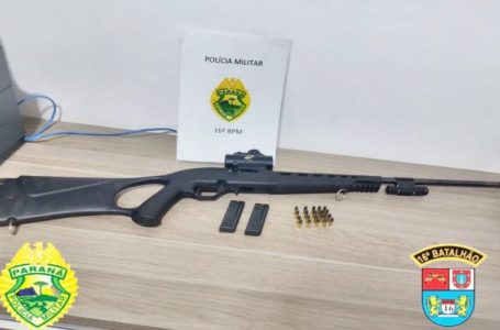 PM apreende Rifle e encaminha para Delegacia, um homem que atirou contra cachorros do vizinho em Pitanga